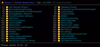 Menu principale di GhostlyHosting con opzioni per gestione app, controllo server e monitoraggio stato sistema.